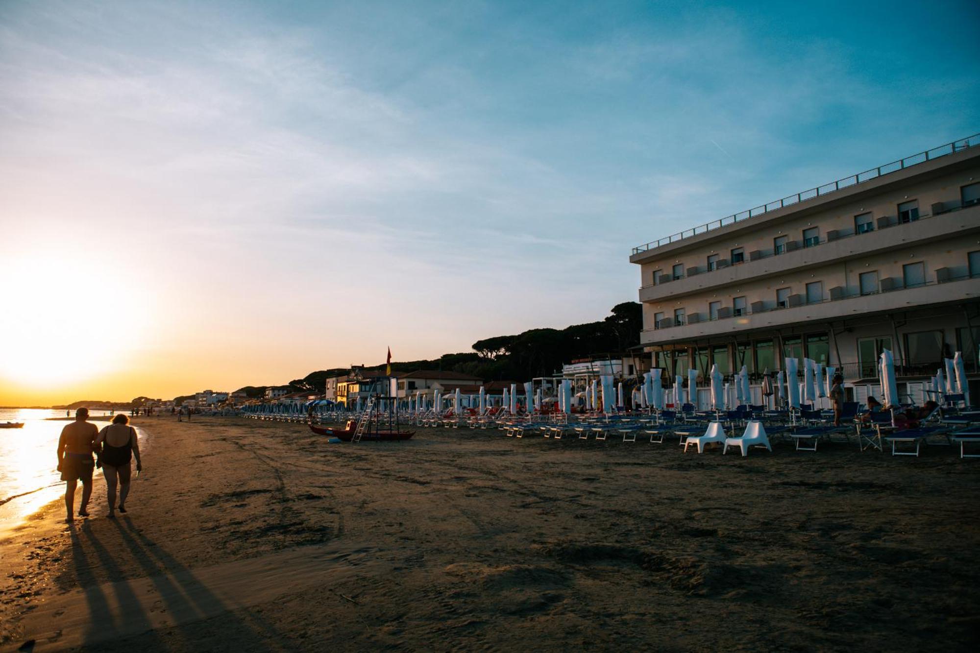 Hotel Parrini Follonica Extérieur photo